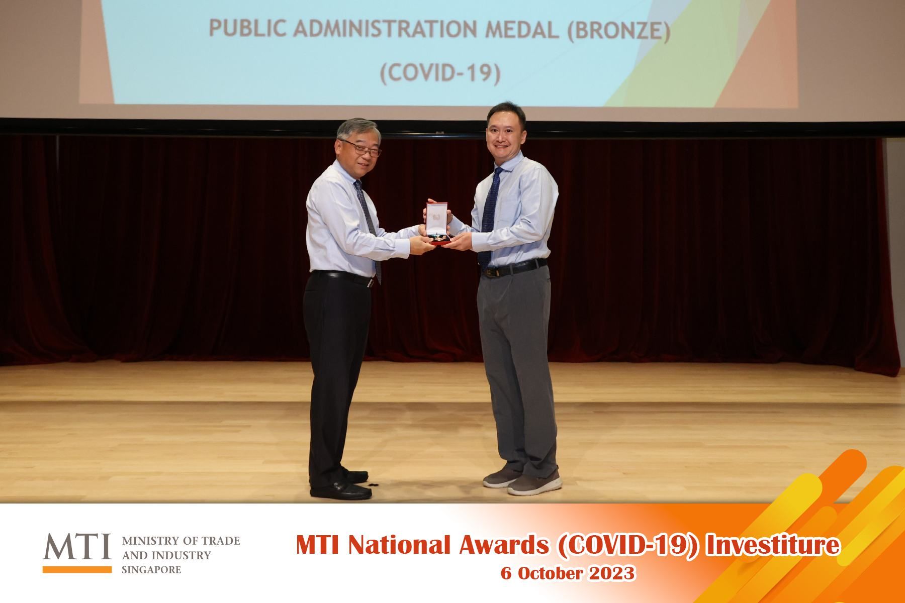 Our Chief Scientific Officer Jonathan was awarded the Public Administrative Medal!